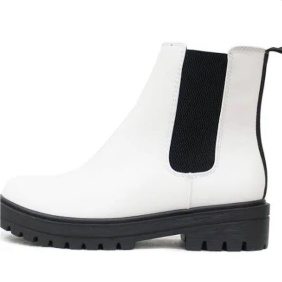 White dress boots - Picture 1 of 1